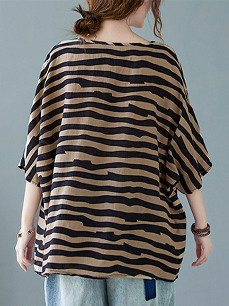 Horizontal striped V-neck shirt